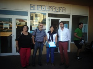 Concejales del PSOE Fuengirola en apoyo a la ampliación de horario de la Biblioteca Lope de Vega